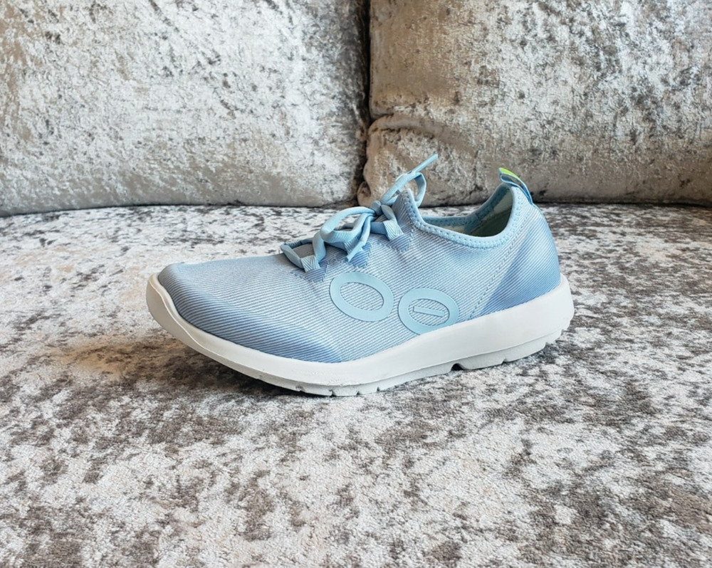 OOFOS OOmg Sport LS Womens Recovery Shoes Carolina Blue Size 8 EU 39